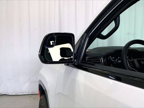 Used 2022 Jeep Wagoneer Series III w/ Flexible Seating Group RWD image 10