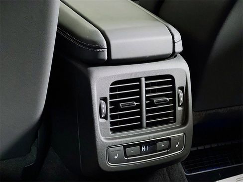 New 2026 Audi RS e-tron GT Base image 23