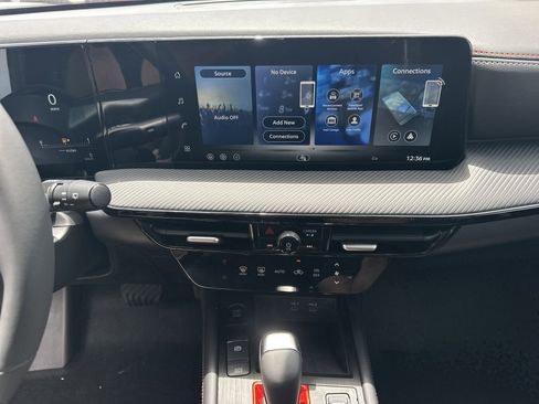 New 2026 Nissan Kicks SR FWD image 17