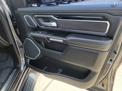 Used 2022 RAM 1500 Laramie AWD/4WD image 12