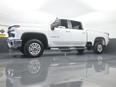 Used 2024 Chevrolet Silverado 2500 LT w/ Convenience Package image 61