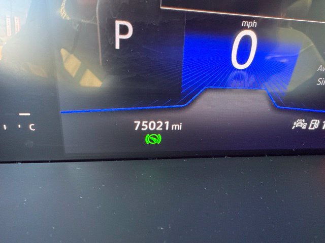 Used 2023 Volkswagen Taos SE FWD image 2