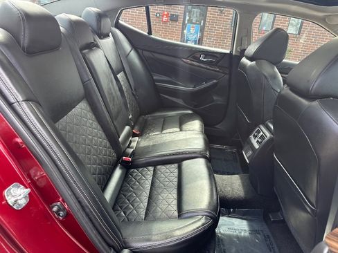 Used 2018 Nissan Maxima Platinum w/ Interior Lighting Package image 19