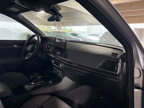 Used 2025 Audi SQ5 Premium Plus w/ Premium Plus Package image 15