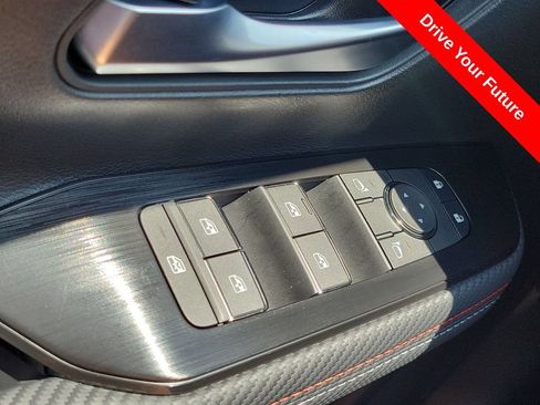 Used 2025 Nissan Kicks SR FWD image 17