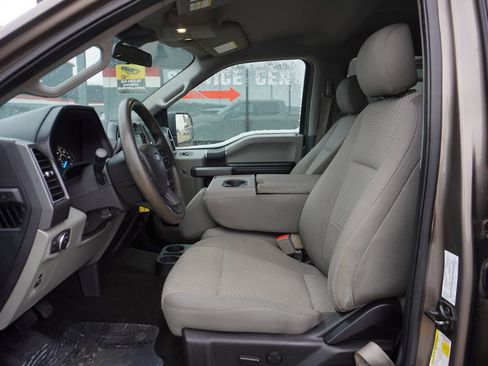 Used 2019 Ford F150 XLT image 25