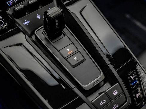 Used 2025 Porsche 911 Carrera image 60