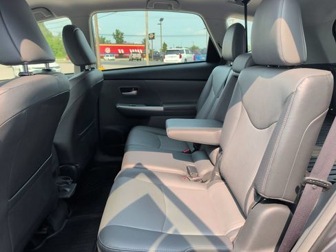 Used 2014 Toyota Prius V Five FWD image 17