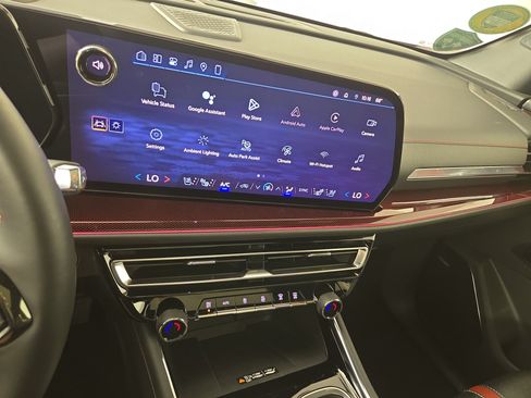 Certified 2024 Chevrolet Traverse RS AWD/4WD image 24