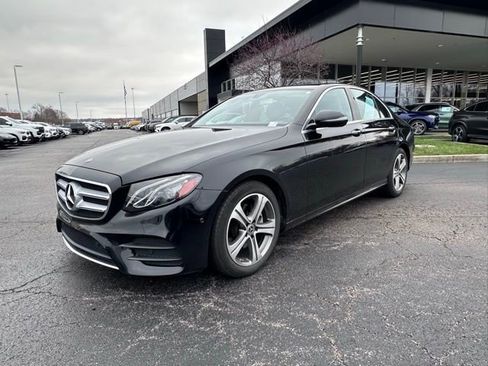 Certified 2018 Mercedes-Benz E 300 4MATIC image 4
