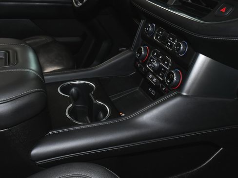 Used 2022 Chevrolet Tahoe LT w/ Luxury Package image 59