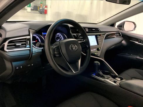Used 2018 Toyota Camry LE FWD image 17