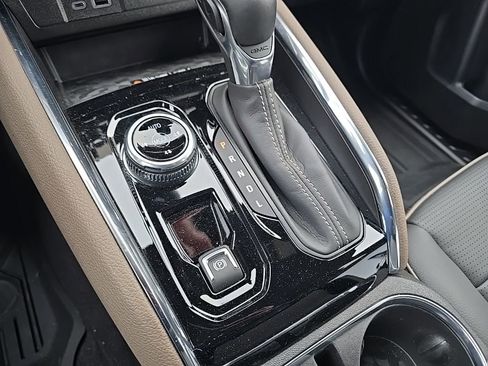 Used 2023 GMC Canyon Denali image 22