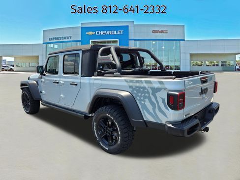 Used 2023 Jeep Gladiator Sport AWD/4WD image 5