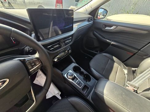 Used 2023 Ford Escape SE image 15