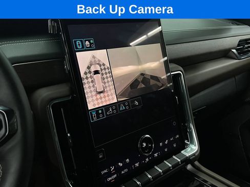 Used 2025 GMC Yukon Denali Ultimate AWD/4WD image 25