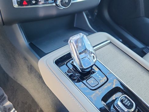 New 2026 Volvo XC90 B6 Plus w/ Protection Package Premier image 14