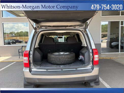 Used 2014 Jeep Patriot Latitude AWD/4WD image 24