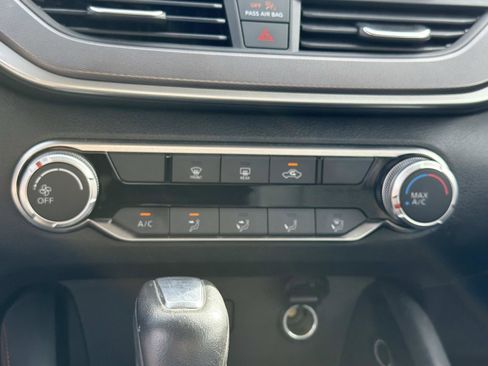 Used 2024 Nissan Altima 2.5 SR image 13