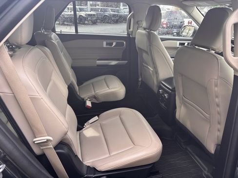 Certified 2022 Ford Explorer XLT w/ Equipment Group 202A image 17