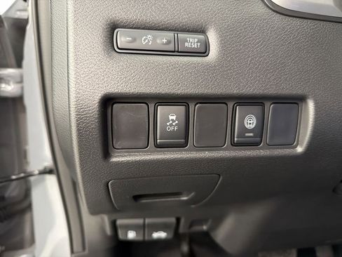 Certified 2024 Nissan Murano SV w/ SV Midnight Edition Package FWD image 28