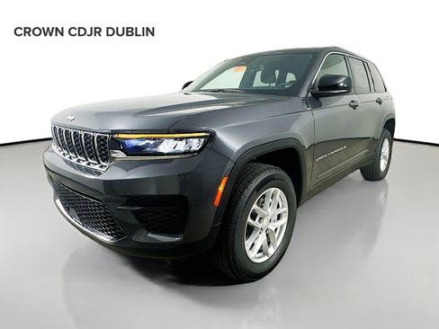 Certified 2025 Jeep Grand Cherokee Laredo X w/ Luxury Tech Group I AWD/4WD image 3