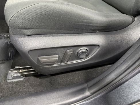 Used 2021 Toyota RAV4 XLE image 22