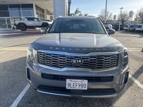 Used 2021 Kia Telluride EX w/ EX Premium Package image 3
