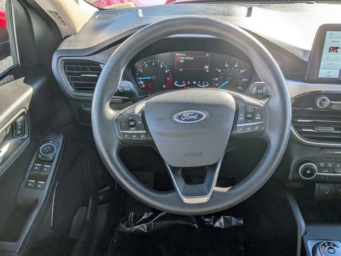 Used 2020 Ford Escape SE image 20