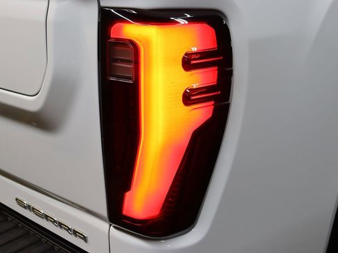 Used 2024 GMC Sierra 2500 Denali w/ Denali Reserve Package image 33