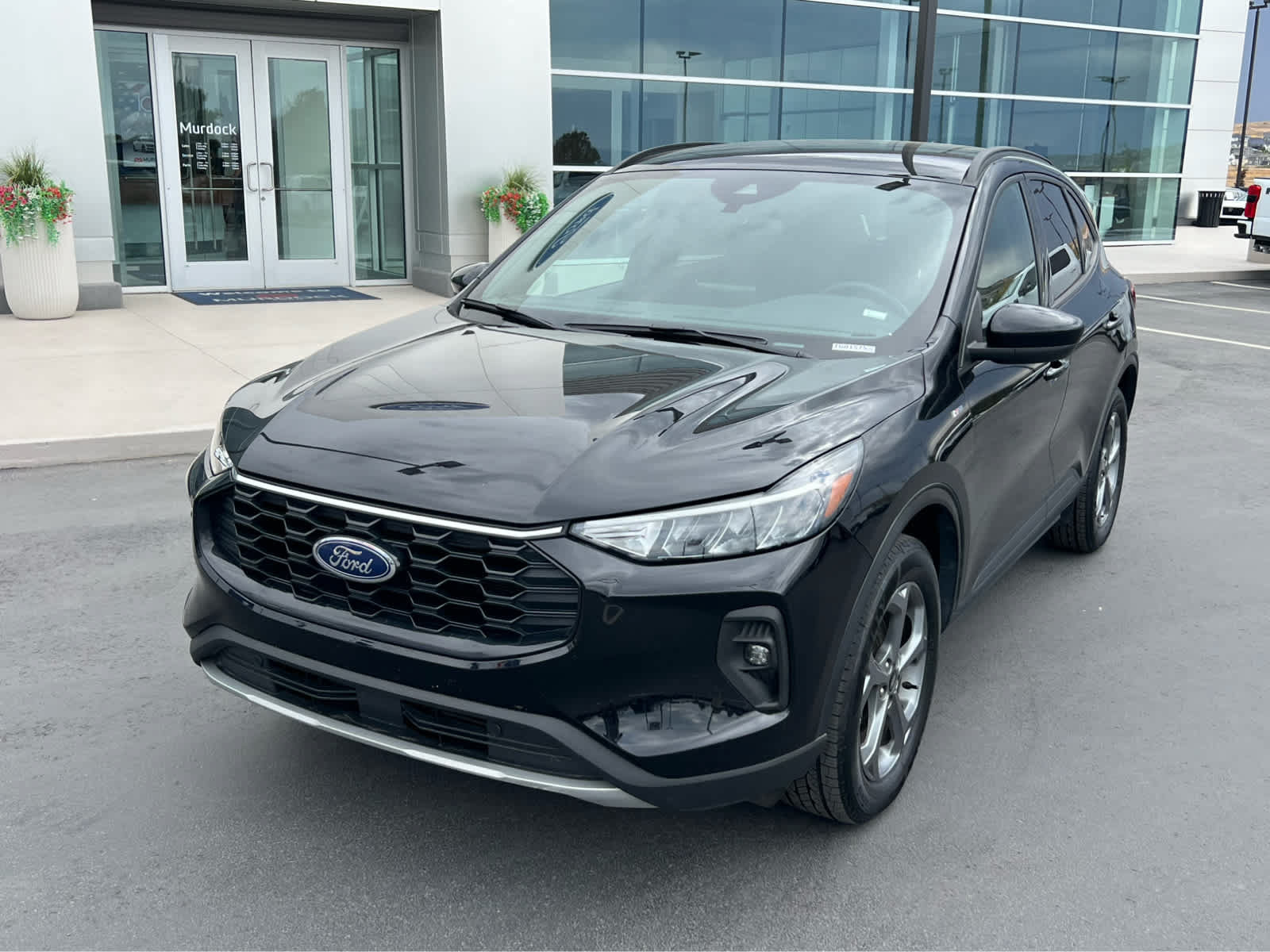 Used 2025 Ford Escape ST-Line Select AWD/4WD image 2