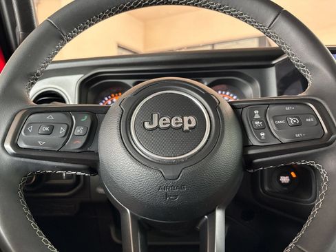 Used 2025 Jeep Wrangler Unlimited Sport AWD/4WD image 27