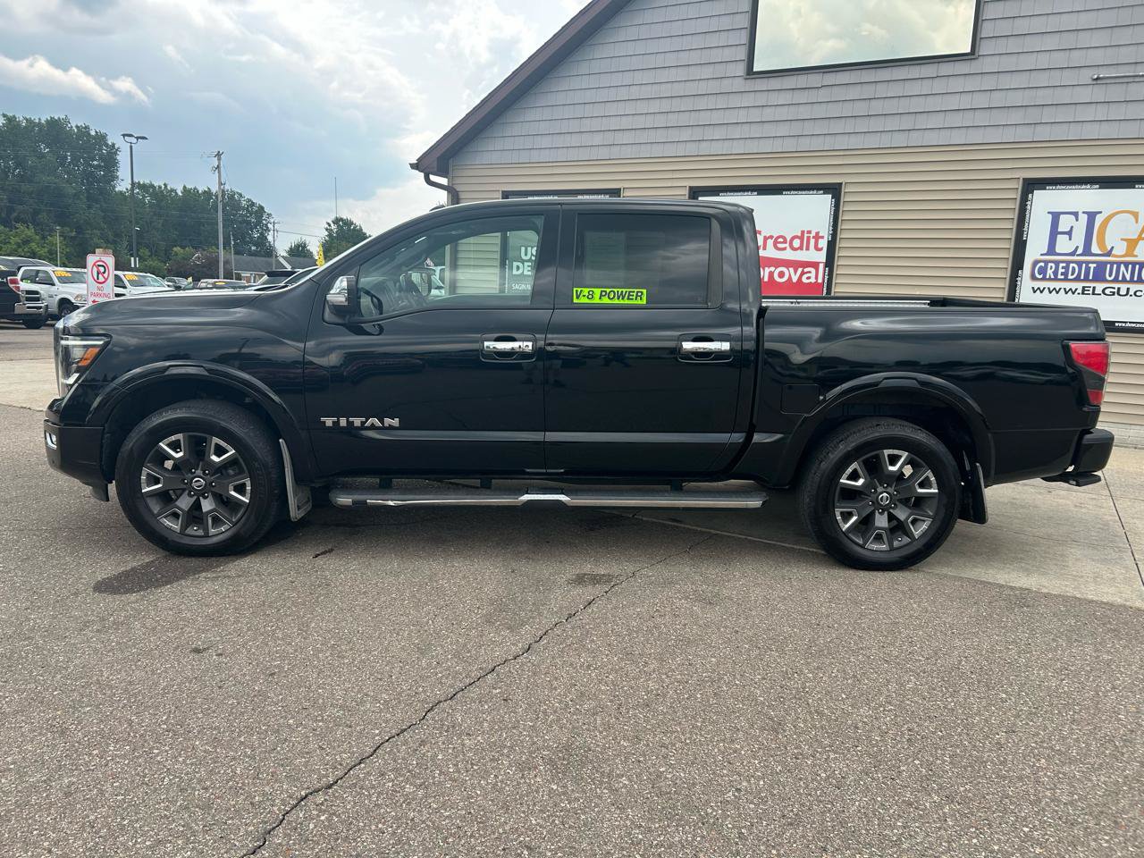 Used 2021 Nissan Titan Platinum Reserve w/ Moonroof Package AWD/4WD image 8