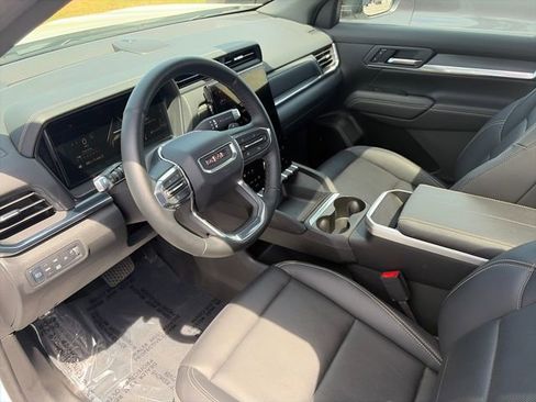 Used 2025 GMC Terrain Elevation w/ Elevation Premium Package AWD/4WD image 32
