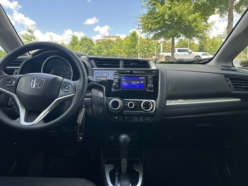 Used 2019 Honda Fit LX image 29