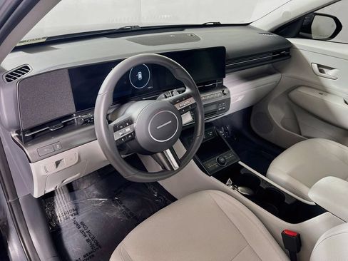 Used 2024 Hyundai Kona SEL FWD image 9