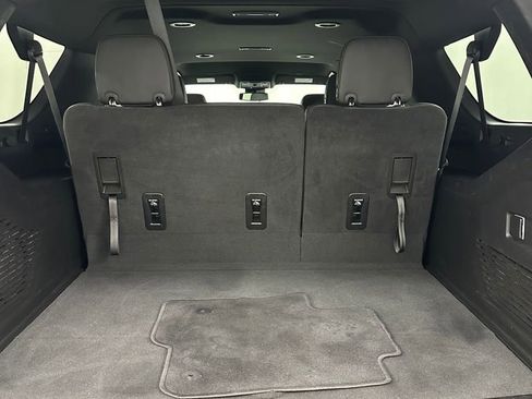 Used 2024 Chevrolet Suburban LT image 30