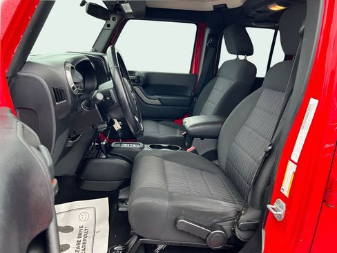 Used 2012 Jeep Wrangler Unlimited Sport image 8