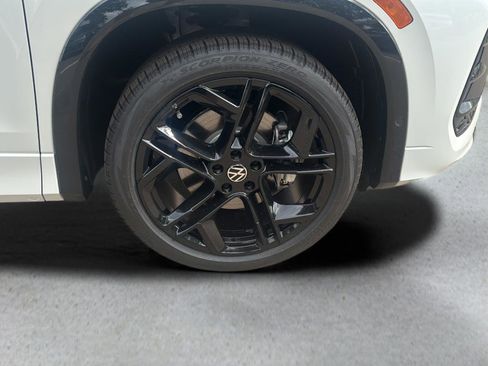 New 2026 Volkswagen Tiguan SE R-Line AWD/4WD image 9