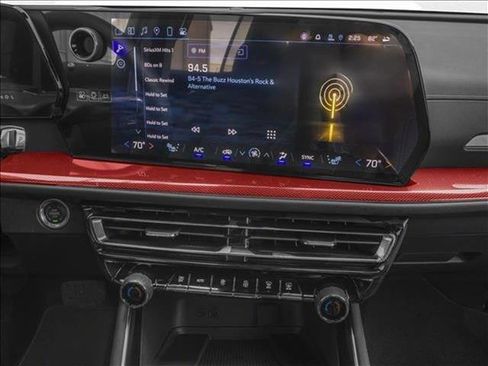 Used 2026 Chevrolet Traverse Z71 image 7