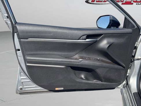 Used 2022 Toyota Camry XSE image 26