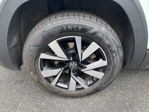 Certified 2022 Volkswagen Atlas Cross Sport SE AWD/4WD image 32