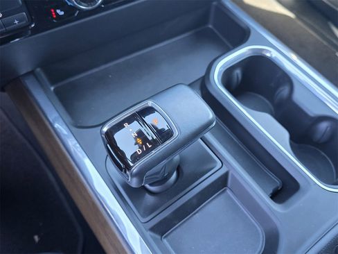 Used 2024 Chevrolet Silverado 1500 High Country w/ Technology Package image 15