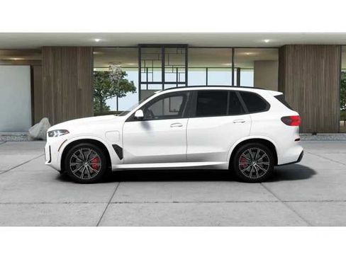 New 2026 BMW X5 xDrive50e w/ Executive Package AWD/4WD image 4