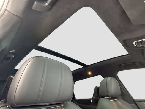 Certified 2023 Bentley Bentayga AWD/4WD image 17