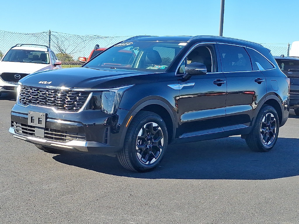 Used 2024 Kia Sorento S AWD/4WD image 3
