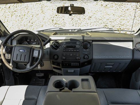 Used 2016 Ford F250 XL w/ Power Equipment Group RWD image 19