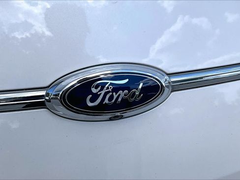 Used 2018 Ford Taurus SHO w/ Driver Assist Package AWD/4WD image 31