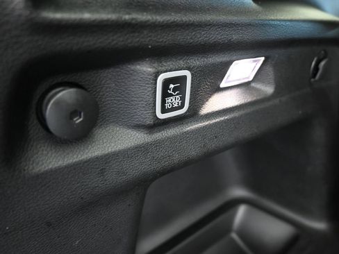 Used 2024 Jeep Grand Cherokee L Altitude image 43