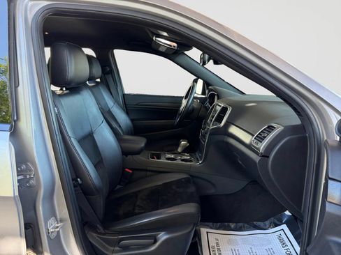 Used 2018 Jeep Grand Cherokee Altitude AWD/4WD image 20